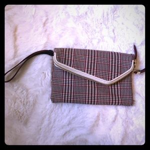 AUTHENTIC Henri Bendel purse/ wristlet